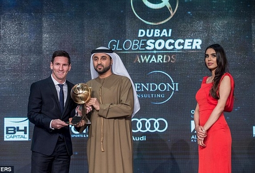 Messi trên bục nhận giải 