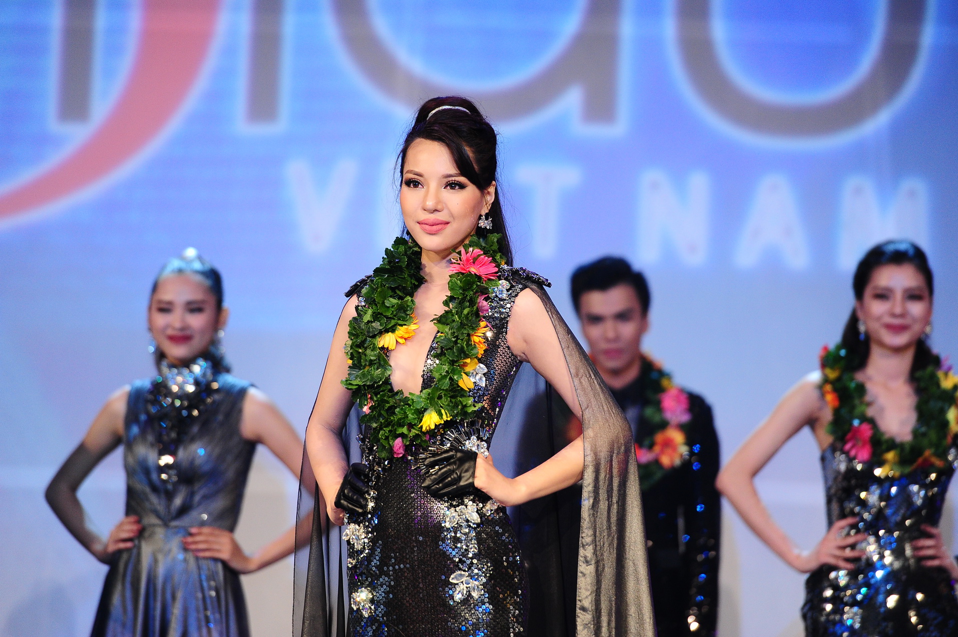 Siêu mẫu Vàng Khả Trang