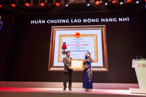 Toyota Việt Nam nhận Huân chương Lao động hạng Nhì