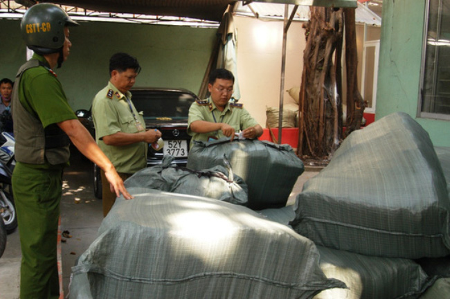 Bắt 50 nghìn sản phầm quần áo đội lốt thương hiệu quốc tế