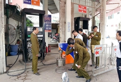 Cây xăng gian lận: Bắt giam khẩn cấp thêm 4 đối tượng
