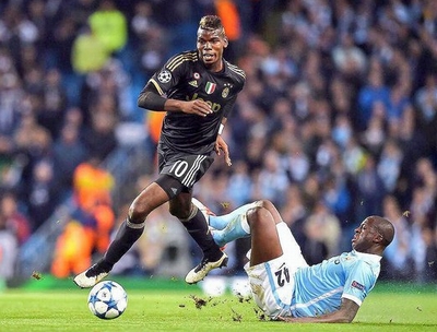 &quot;Chơi bóng cho Man Utd như đi du lịch&quot;!