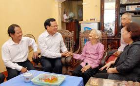 Hà Nội chi gần 283 tỷ thăm hỏi tặng quà Tết người có công