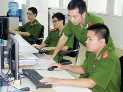 Xét xử nhóm đối tượng ăn cắp 200 triệu USD