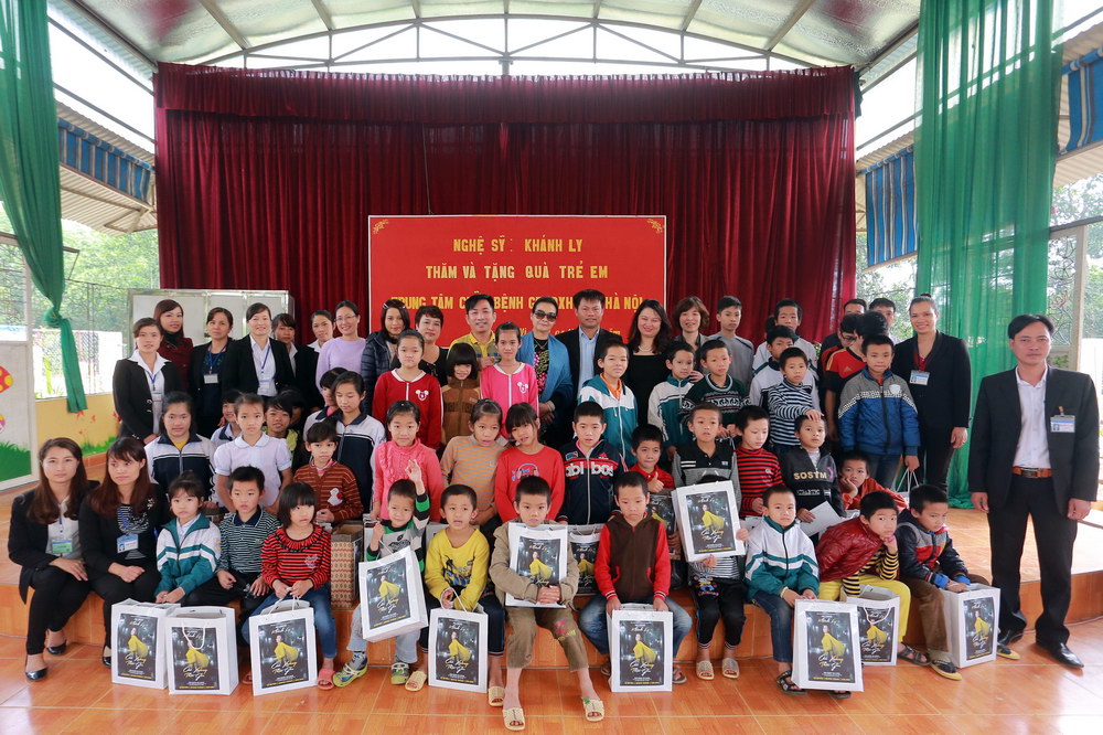 Ca sĩ Khánh Ly trong các hoạt động thiện nguyện