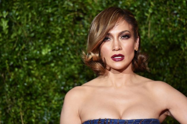 Jennifer Lopez chẳng ngại khoe thân bất chấp tuổi tác