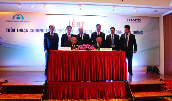 Ký thỏa thuận hợp tác giữa Ủy ban ATGT quốc gia và Công ty ô tô Trường Hải
