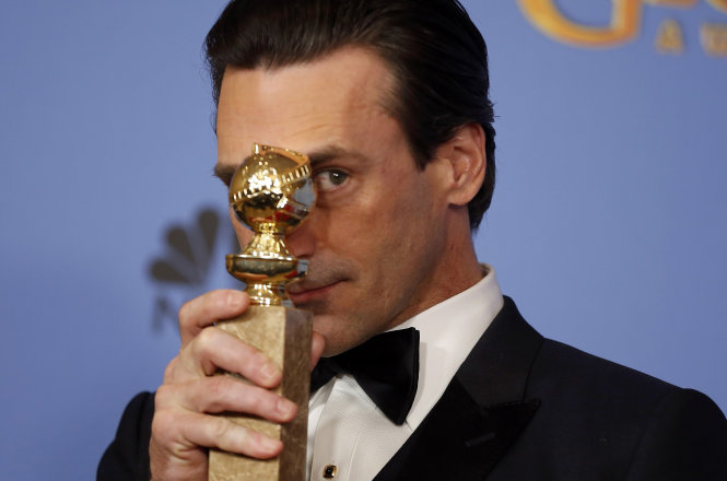 Jon Hamm (đóng trong Mad Men) đoạt giải Nam diễn viên xuất sắc trong phim truyền hình thể loại bi.
