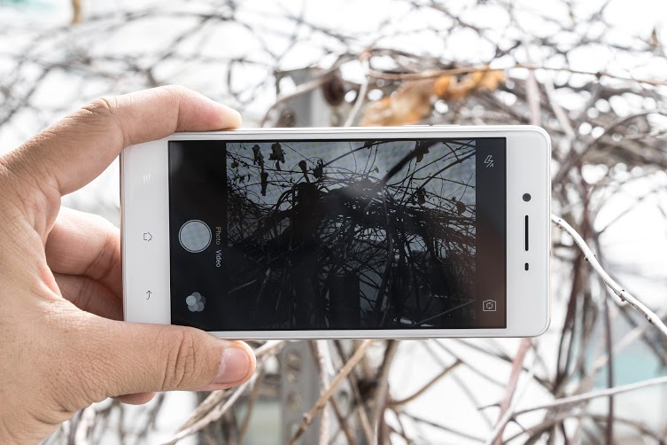 Smartphone chuyên chụp ảnh &quot;tự sướng&quot; về Việt Nam