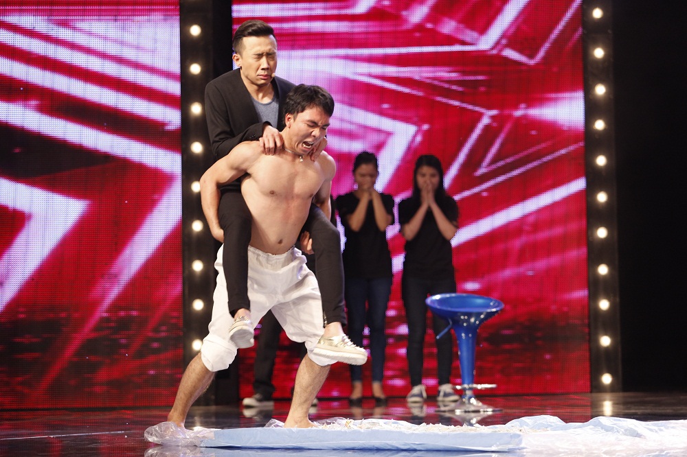 Thí sinh náo loạn, giám khảo Got Talent &quot;thót tim&quot;