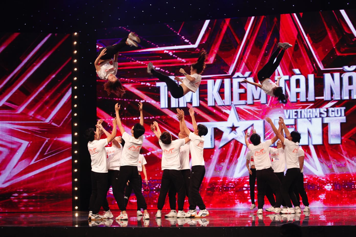 Những tài năng mới lạ gây xúc động ở tập 3 Got Talent