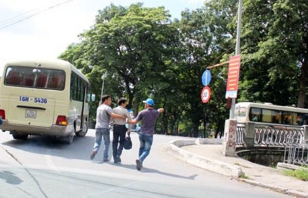 Điều tra và xử lý tranh giành khách trên Quốc lộ 5