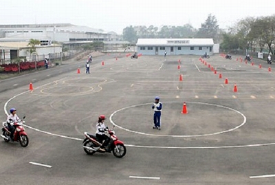 Thi giấy phép lái xe máy: Sẽ chấm điểm tự động phần thực hành