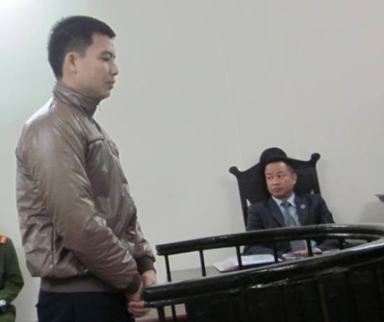 Nhận án phạt 12 năm tù vì trộm dao chém bạn