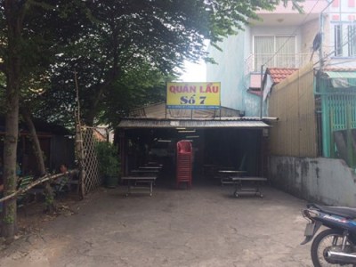 Dùng súng uy hiếp chủ quán đòi nợ trong đêm