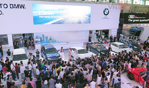 BMW có mức tăng trưởng hơn 40% năm 2015