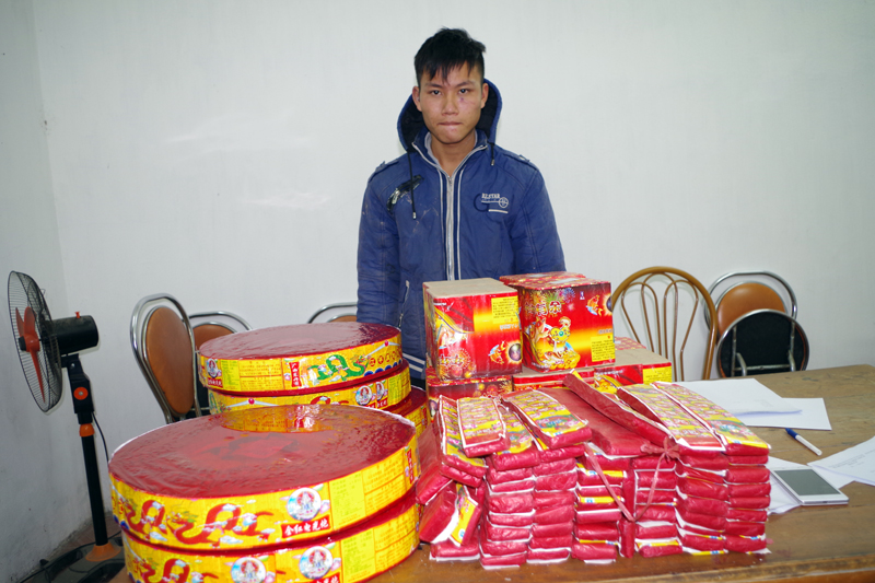 Lại bắt giữ đối tượng buôn pháo lậu khủng