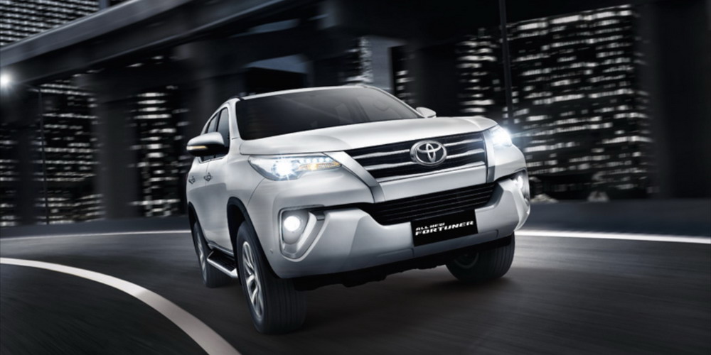 Toyota Fortuner 2016 giá từ 32.000 USD