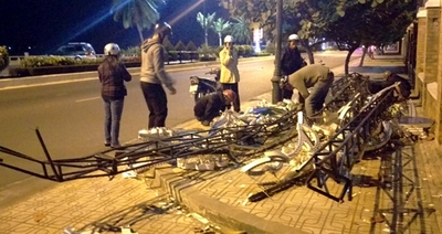 Dàn đèn trang trí Tết ở Nha Trang sập trong đêm