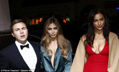 Irina (phải) cùng vợ chồng Mario Gotze