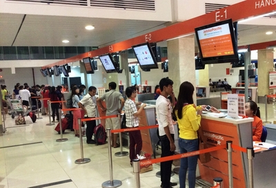 Sân bay Tân Sơn Nhất dùng máy tính bảng để... chống &quot;ùn tắc&quot;