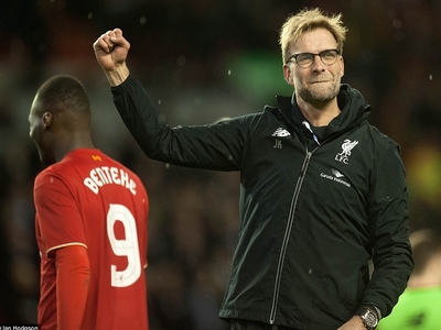 Ám ảnh thất bại, HLV Klopp nhắm mắt trước quả penalty định mệnh