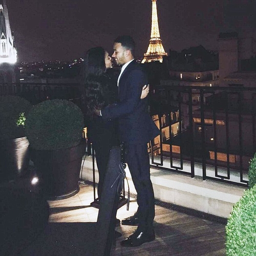 Bức ảnh lãng mạn của Depay và bạn gái mới