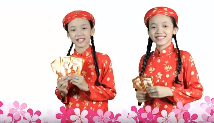 Song Nhi hát 