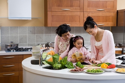 Cách bảo vệ mắt khi nấu ăn