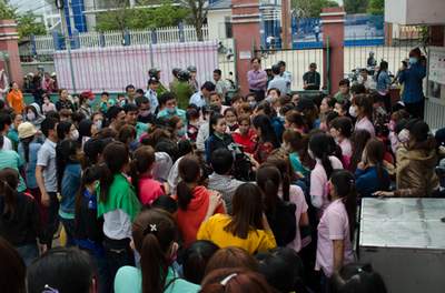 Gần 1.000 công nhân đình công vì bị chưa nhận đủ thưởng Tết