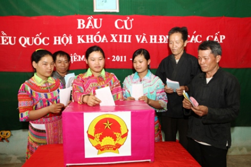 Giới thiệu Đại biểu quốc hội: Nam nhiều tuổi nhất sinh năm 61, nữ sinh năm 66!