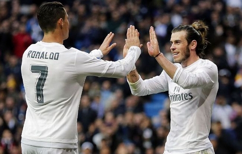 C.Ronaldo thừa nhận cầu thủ Real Madrid không có mối quan hệ thân tình như Barca