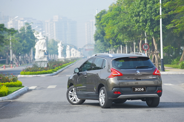 Peugeot 3008_01_resize.jpg