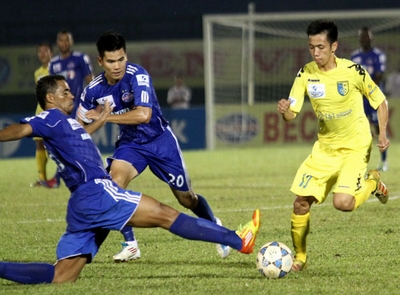 Vì sao V-League bỏ bóng &quot;nội&quot;, chạy theo bóng &quot;ngoại&quot;?