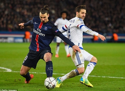 Fabregas hùng hổ gây sự với Ibrahimovic