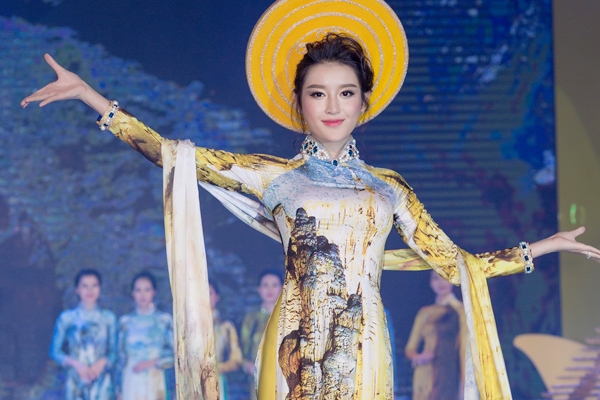 Á hậu Huyền My sẽ biểu diễn áo dài tại Asia Park