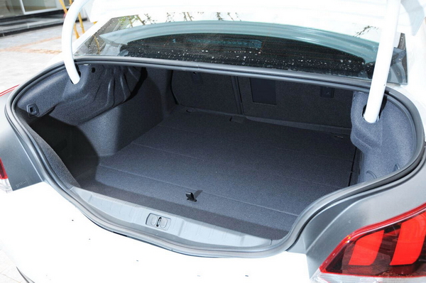 Peugeot 508 6_resize.jpg