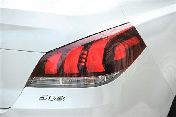 Peugeot 508 8_resize.jpg