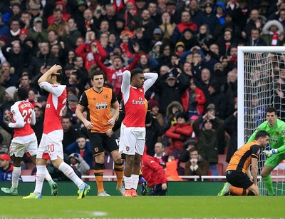 Bị Hull City níu chân, Arsenal ngậm ngùi đá lại cúp FA