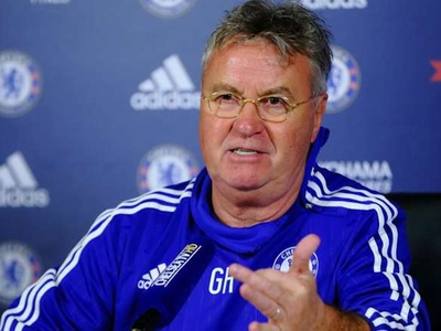 HLV Hiddink xác nhận chia tay Chelsea