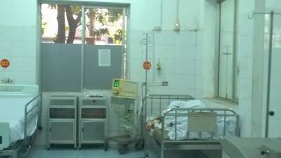 Cha ôm con tự tử sau khi tổ chức sinh nhật