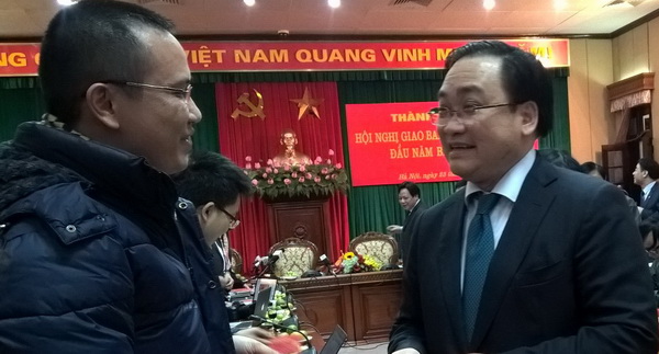Bí thư Hà Nội Hoàng Trung Hải hứa sẽ hợp tác, lắng nghe báo chí