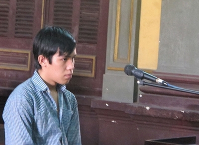 Làm chuyện người lớn với bé 12 tuổi, lĩnh 8 năm tù giam