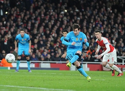 Phá lưới Arsenal, Messi ghi bàn thắng thứ 10.000 của Barca