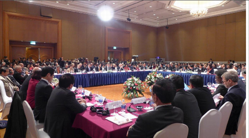 Toàn cảnh lễ công bố Báo cáo Việt Nam 2035 tại Hà Nội.