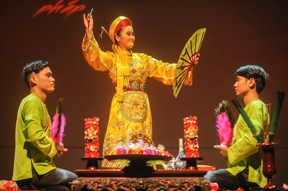 Đạo diễn Việt Tú trình làng chương trình Tứ Phủ