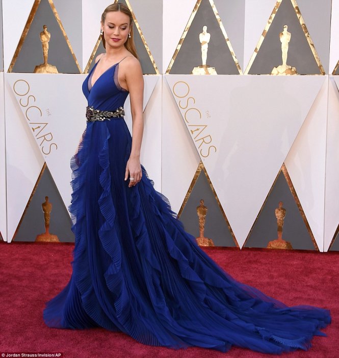 Bộ váy của Brie Larson