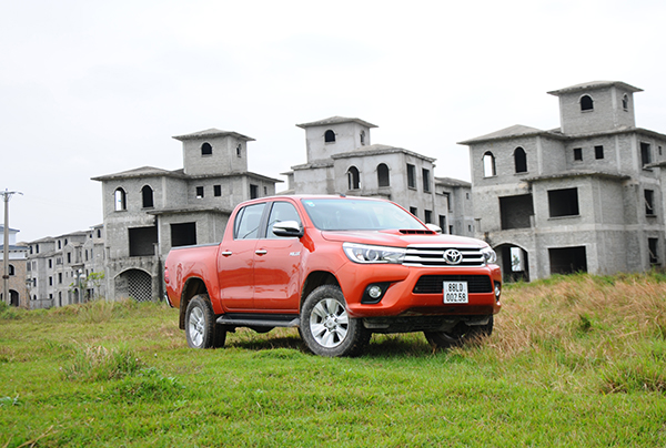 Toyota Hilux_07 copy.jpg
