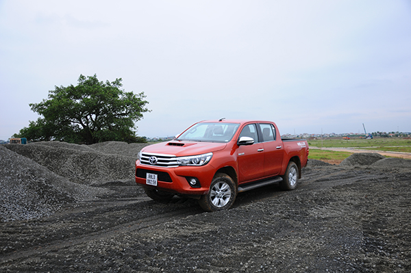Toyota Hilux_23 copy.jpg