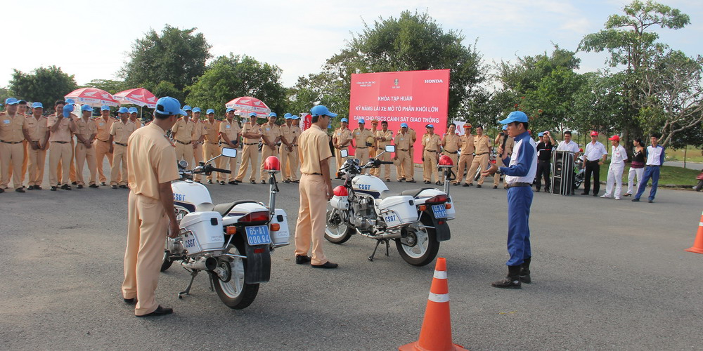2015: Bùng nổ lái xe an toàn Honda